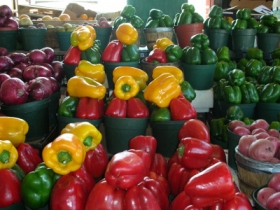 2013-10-24-market-peppers