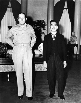 2013-9-26-macarthur_hirohito