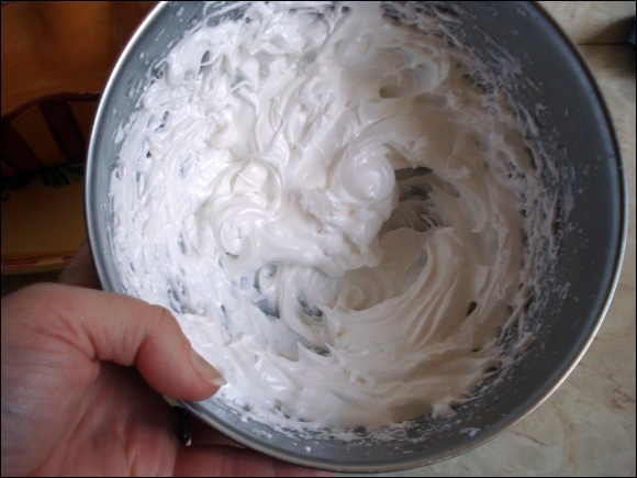 2014-3-23-egg-whites-sugar-syrup