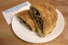 bcccalzone-top-1800