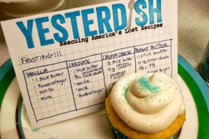 buttercream-frosting-overhead
