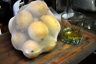 limoncello-lemon-bag