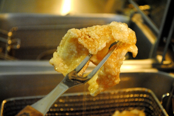 porkrinds_onfork