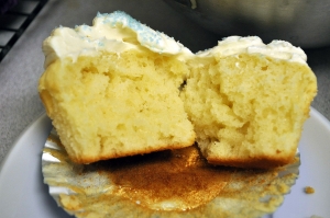 vanilla-cupcakes-inside